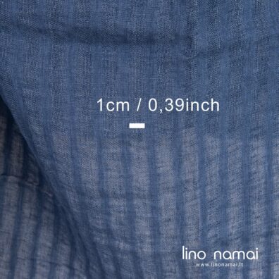 Mėlynas lininis audinys tankiomis ir ažūrinėmis juostelėmis, skalbtas