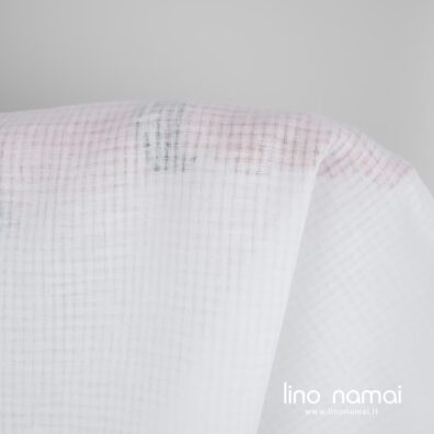 Lino audinys ryškiai baltas permatomais langeliais tinka skaroms, šalikams, staltiesėms, užuolaidoms siūti