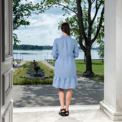 Lininė mėlyna suknelė siekianti kelius