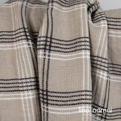 Lininis audinys pilkšvai rusvas languotas skalbtas tinka chalatams, rankšluosčiams, patalynei siūti