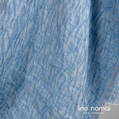 Žakardinis lino audinys „bangelių“ raštu iš šviesiai mėlynų ir mėtinės spalvos verpalų