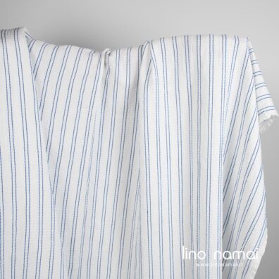 Medvilnės-kanapės audinys mėlynai dryžuotas skalbtas