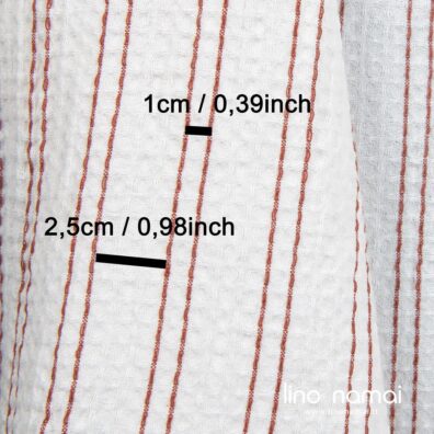 Medvilnės-kanapės audinys rudai dryžuotas „vafliniais“ langeliais