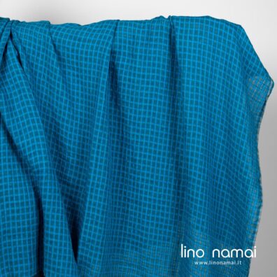 Lininis audinys permatomais turkio ir mėlynos spalvos langeliais skalbtas