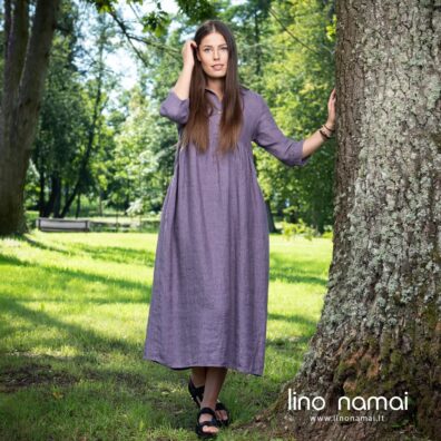 Ilga laisva violetinės spalvos lininė suknelė