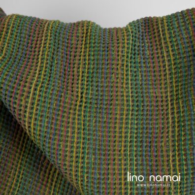 Lino - medvilnės audinys „vafliniais“ langeliais iš žalių, geltonų, raudonų ir mėlynų verpalų
