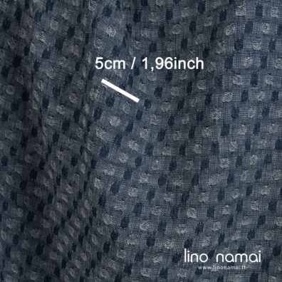 Lino-vilnos audinys burbuliukų raštu iš mėlynai juodų ir baltų verpalų