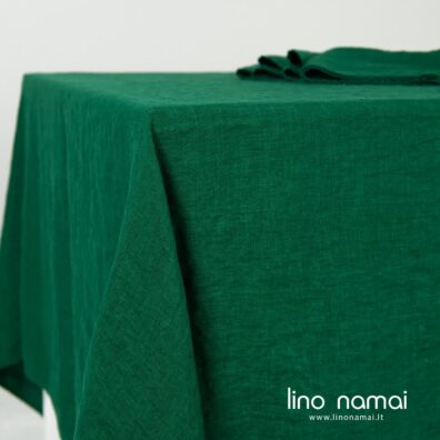 Sodriai žalia lininė staltiesė Kalėdoms