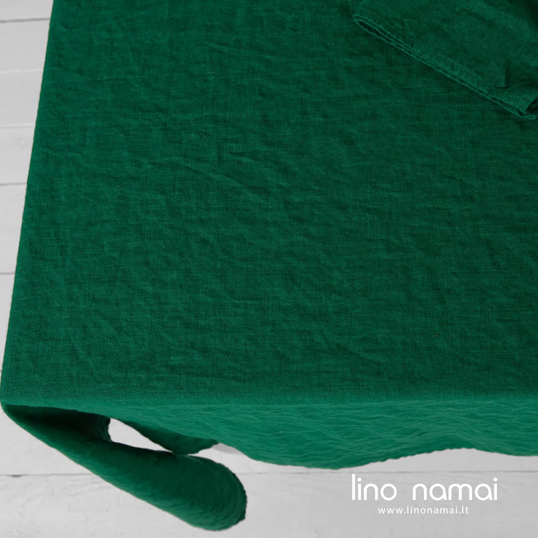 Lininė žalia staltiesė iš specialiai skalbto minkšto švelnaus audinio