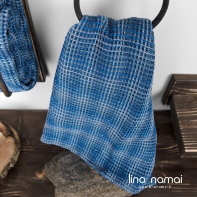 Mėlynas „vaflinis“ lino - medvilnės sudėties vonios rankšluostis