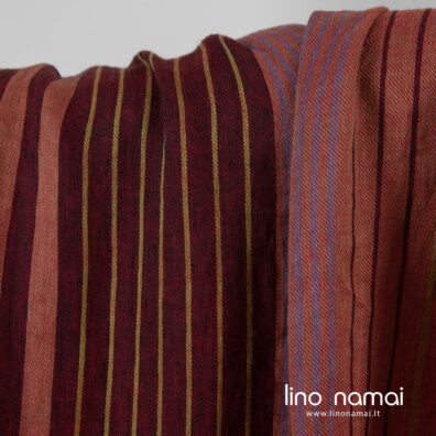 Raudonai dryžuotas specialiai skalbtas lino audinys