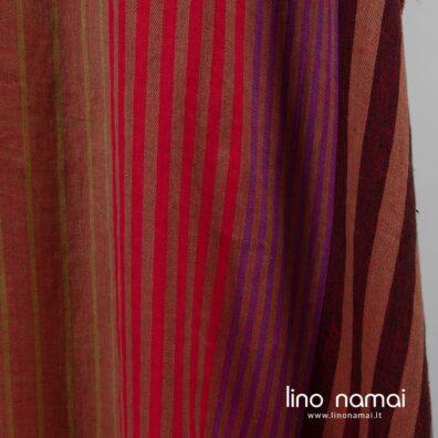 Lininis audinys raudonai dryžuotas specialiai skalbtas
