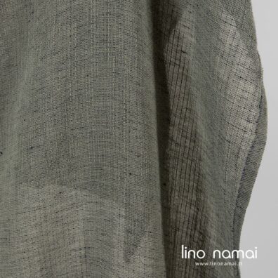 Puslininis audinys raštuotas pilkas skalbtas tinka lengviems drabužiams bei namų tekstilei siūti