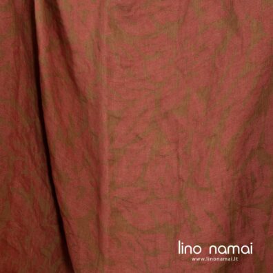 Gėlėtas žakardinis 100% lino audinys iš rudų ir tamsiai rožinių verpalų, specialiai skalbtas