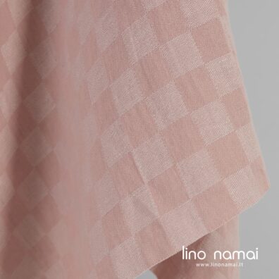 Puslininis audinys rožinis languotas skalbtas tinka drabužiams ir namų tekstilei siūti