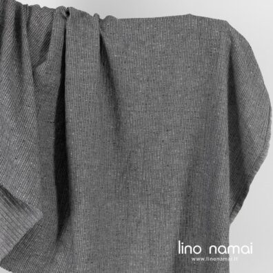 Puslininis audinys juodai dryžuotas skalbtas