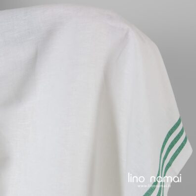 Ryškiai baltas lino - medvilnės audinys žaliai dryžuotas tinka drabužiams ir namų tekstilei siūti