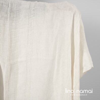 Specialiai skalbtas sunkus tvirtas lino audinys su reto pynimo juostomis ir rombais