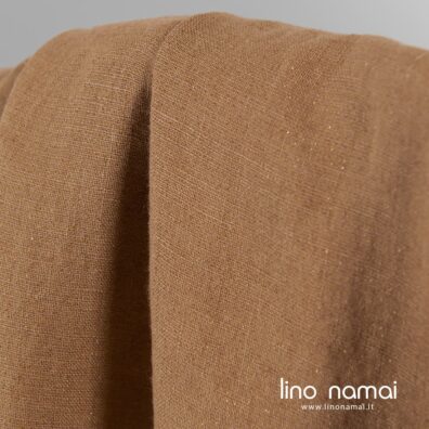 Audinys iš šviesiai rudų lino ir aukso spalvos poliesterio verpalų