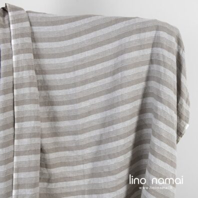 Lininis audinys natūralios spalvos juostomis skalbtas