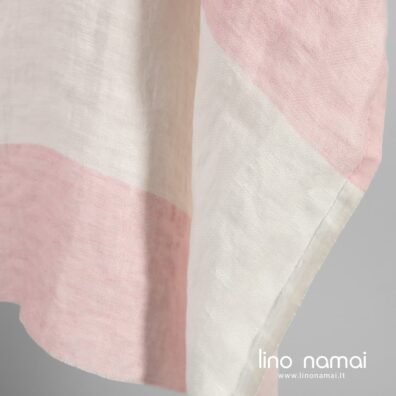 Dryžuotas lino audinys iš rožinių ir pieno baltumo verpalų, specialiai skalbtas
