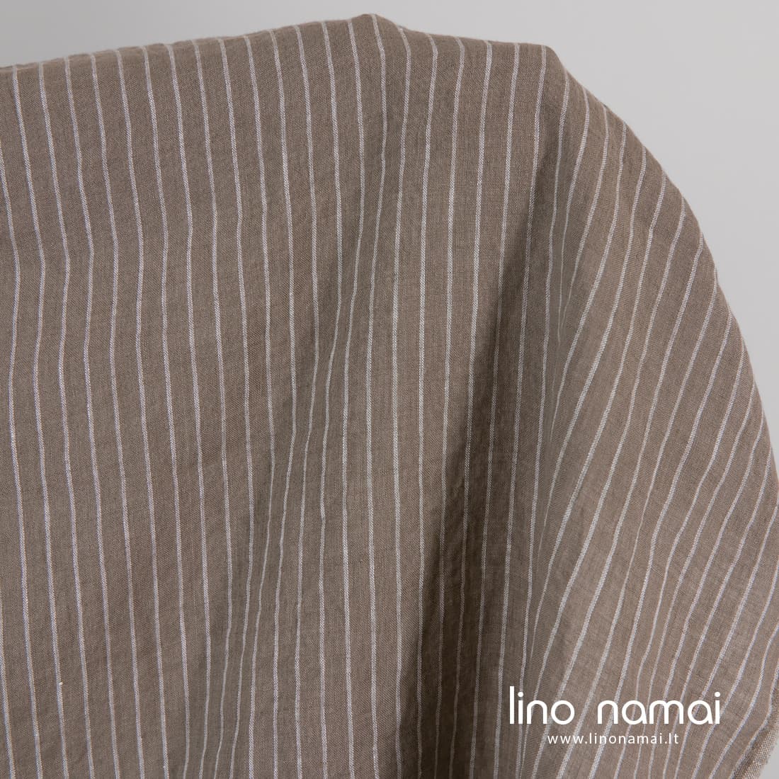 Lininis audinys rusvai dryžuotas skalbtas minkštas švelnus