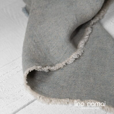 Lininis pledas melsvas su kutais 1,5cm. aplink.