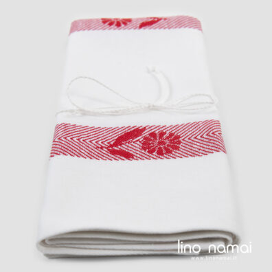 Puslininis virtuvės rankšluostis žakardas su gėlytėm.