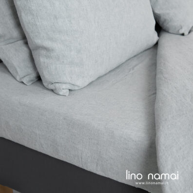 Puslininė patalynė melsvai pilka. Paklodės su guma ir paprasta.