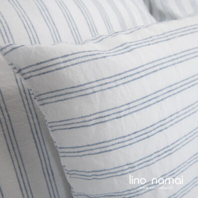 Puslininė patalynė mėlynais dryžiais, pagalvės užvalkalas.