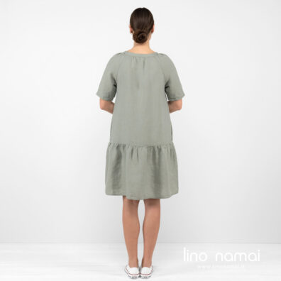 Lininė suknelė žalsva iš nugaros.