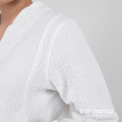 Lininis baltas bomber švarkelis žakardas, rombo raštu.