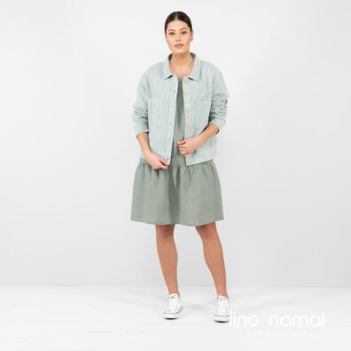 Puslininis žalsvas švarkelis visu ūgiu.