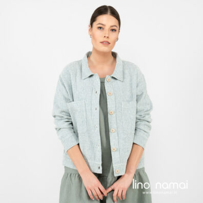 Puslininis žalsvas švarkelis.