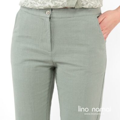 Puslininės žalsvos kelnės, džinsų tipo.