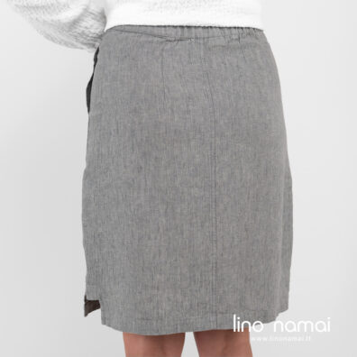 Lininis trumpas sijonas iš nugaros.