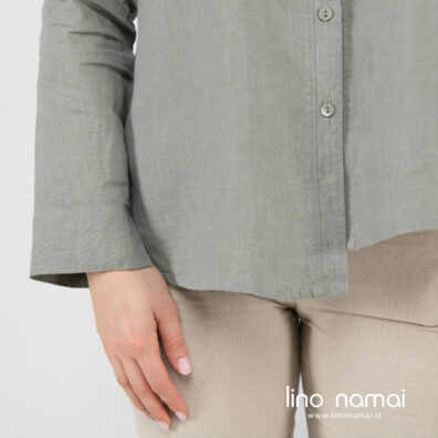 Lininė žalsva palaidinė ilgom rankovėm, asimetriška apačia.