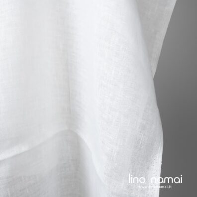 Ryškiai baltas iš dalies permatomas lino audinys