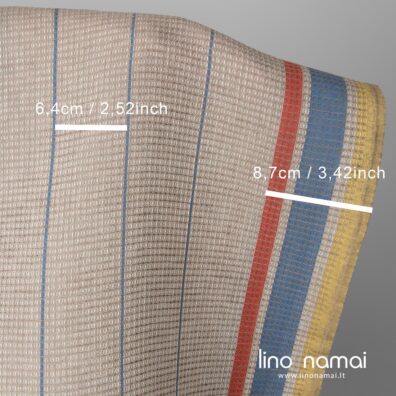 Lino - medvilnės audinys „vaflinis“ dryžuotas, išaustas iš baltų, geltonų, mėlynų, raudonų ir tamsios smėlio spalvos verpalų