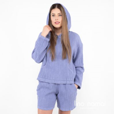 Melsvas lino-medvilnės džemperis ir derantys šortukai