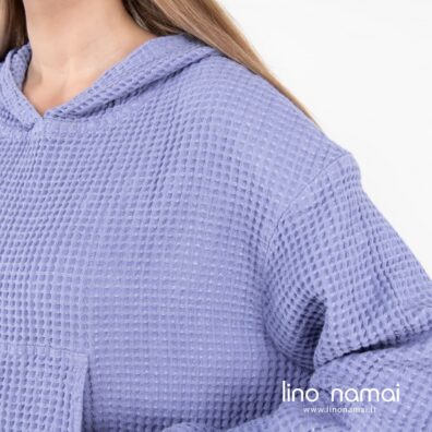 Lino - medvilnės džemperis „vafliniais“ langeliais išaustais iš žibuoklių mėlynos ir žydros spalvos verpalų