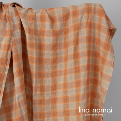 Lininis audinys oranžinis languotas skalbtas
