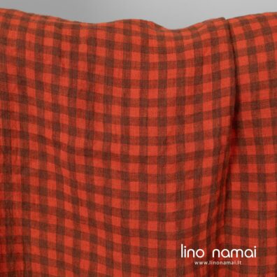 Lininis audinys raudonai-rudai languotas skalbtas tinka drabužiams ir namų tekstilei siūti