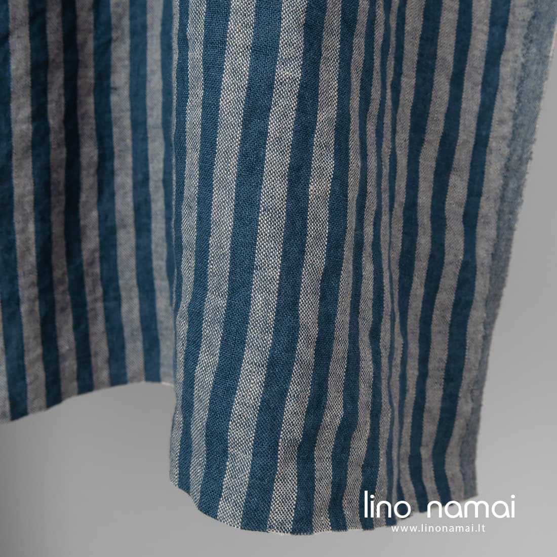 Lininis audinys mėlynais ir rusvais dryžiais skalbtas tinka drabužiams ir namų tekstilei siūti