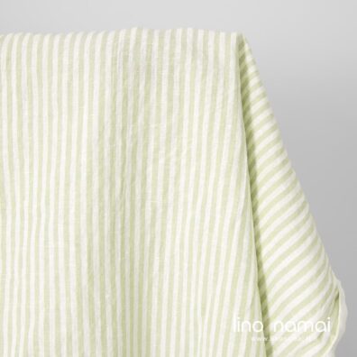 Puslininis audinys žalsvai dryžuotas skalbtas tinka drabužiams ir namų tekstilei siūti