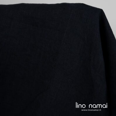 Lininis audinys mėlynai juodas platus skalbtas tinka drabužiams ir namų tekstilei siūti