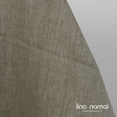 Lino audinys iš natūralios spalvos ir tamsiai žalių verpalų