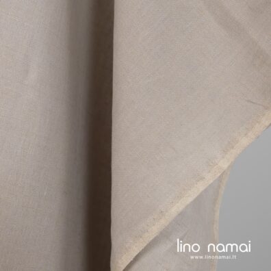 Lininis audinys melanžinis, kuriame suausti rusvai pilki ir šviesiai pilki verpalai