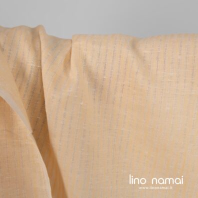 Kreminės spalvos lino audinys su tankiais ir retesnio pynimo dryžiukais