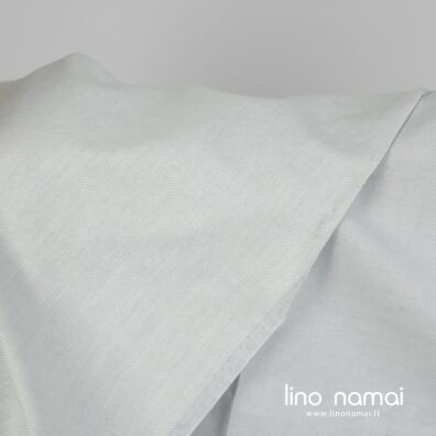 Puslininis audinys melsvai žalsvas ruoželio raštu drabužiams ir namų tekstilei siūti